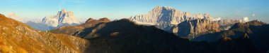 Panoramik dağ Civetta ve mount Pelmo, Güney Tirol, dolomites Dağları, İtalya'nın akşam