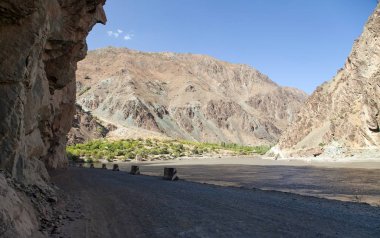 Panj nehir ve Pamir Dağları, Panj parçasıdır üst ceyhun Nehri, Panoramic profil Tacikistan ve Afganistan sınır, Gorno-badakhshan bölge, dünyanın Pamir otoyol çatısı