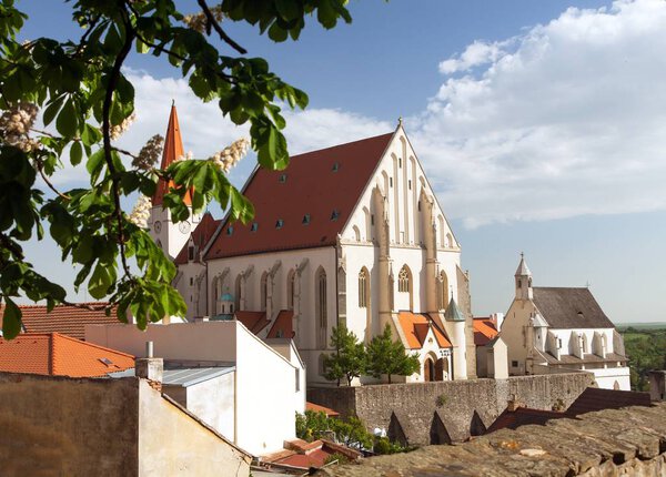 Готическая церковь Святого Николая в чешском Коцватехо-Микулаше, Зноймо, Южная Моравия, Чехия
