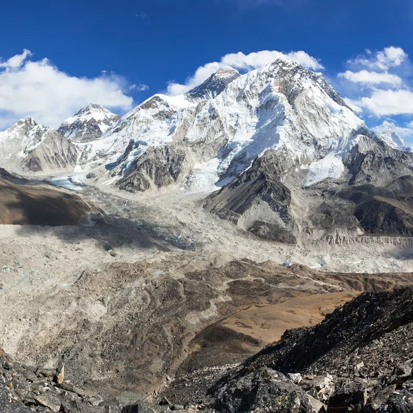 Vista Panorâmica Everest Nuptse Com Belas Nuvens Céu Vale Khumbu — Fotografia de Stock