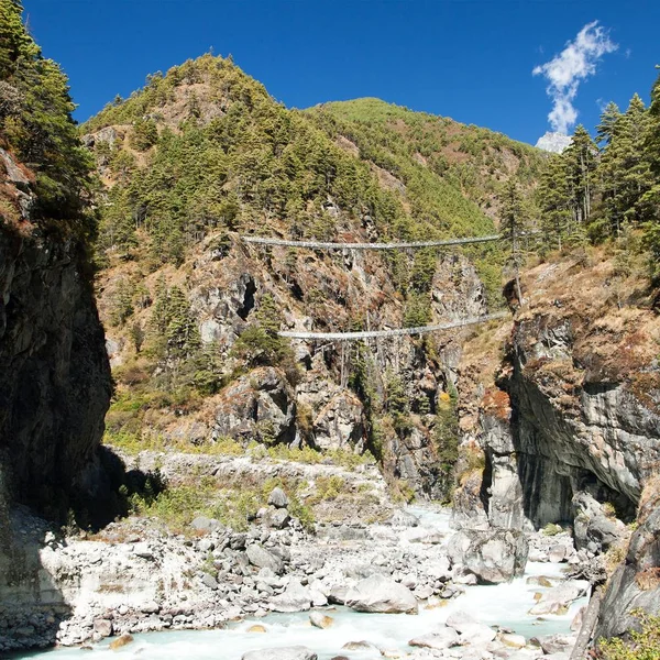 Dos Puentes Colgantes Cuerda Nepal Himalaya Bajo Namche Bazar Sobre — Foto de Stock