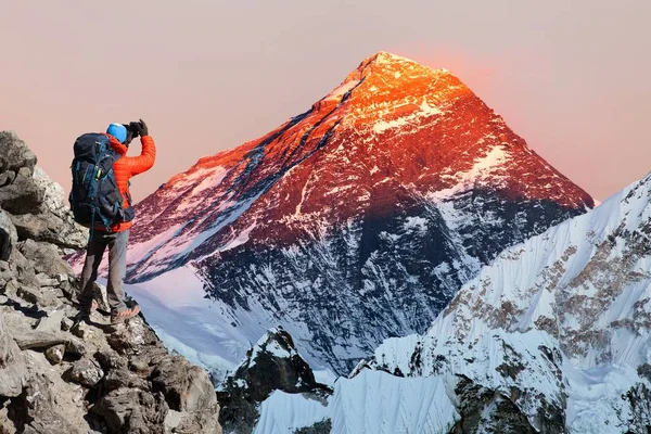 Abendlicher Blick Vom Gokyo Tal Mit Touristen Auf Dem Weg — Stockfoto