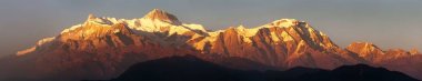 Akşam, Annapurna Dağı'nın gün batımı manzarası, Nepal Himalayaları
