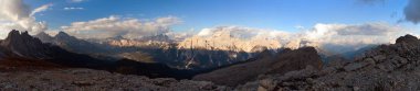 Sorapis ve Cristallo, alpler dolomites dağları, İtalya