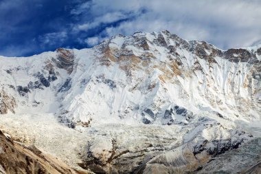 Annapurna Dağı'nın sabah panoramik manzarası