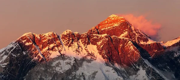 Mount Everest Lhotse Nepal Himalayas mountains sunset — Stock Photo, Image