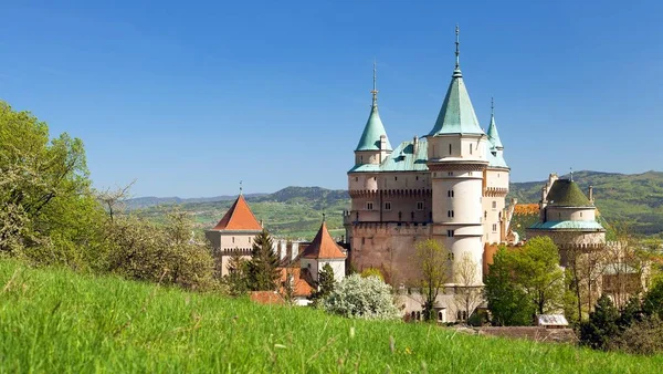 Bojnice nedaleko města Prievidza, Slovensko, Evropa — Stock fotografie