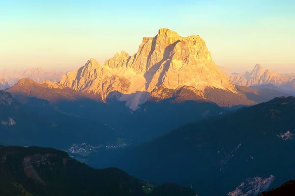 Monte Pelmo, Alpes Dolomitas montanhas, Itália — Fotografia de Stock