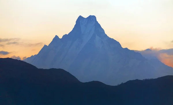마하푸흐레 산, 안나푸르나, 네팔 히말라야 — 스톡 사진