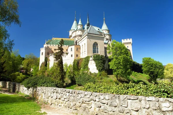 Bojnice nedaleko města Prievidza, Slovensko, Evropa — Stock fotografie