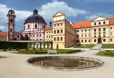 Jaromerice nad Rokytnou barok ve rönesans kalesi