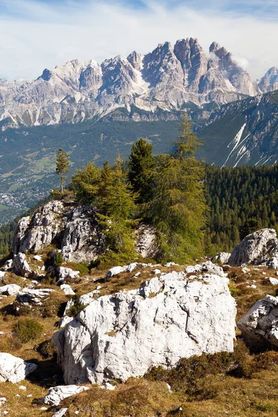 Mount Cristallo Gruppe, Alperna Dolomiterna bergen, Italien — Stockfoto