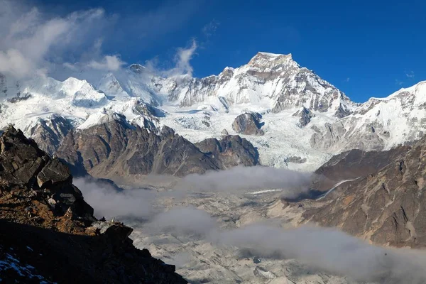 Hora Gyachung Kang 7952m, nepálská himálajská pohoří — Stock fotografie