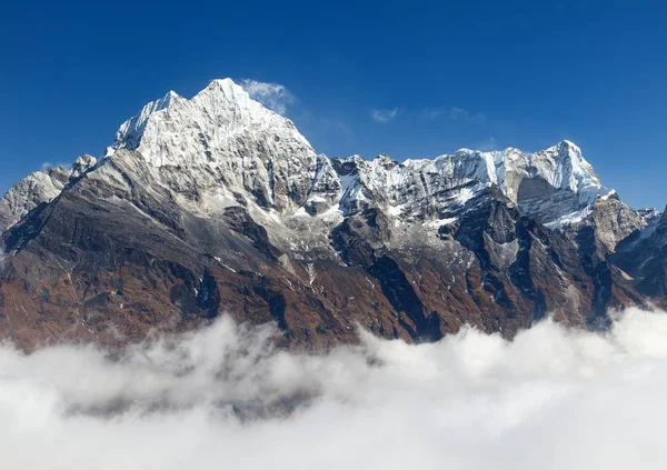 Thamserku z Kongde, nepálské Himážské hory — Stock fotografie