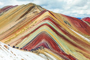 Gökkuşağı dağları veya Vinicunca Montana de Siete Colores