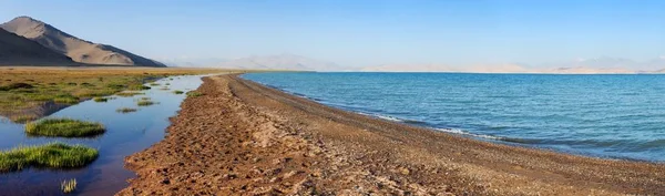 Lago di Karakul e catena del Pamir in Tagikistan — Foto Stock