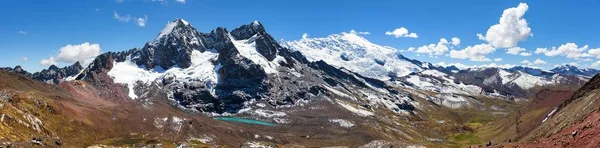 Ausangate, Peruaanse Andes gebergte landschap — Stockfoto