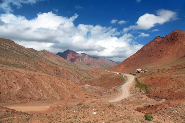 Bellissimo panorama paesaggistico dei monti Pamir — Foto Stock