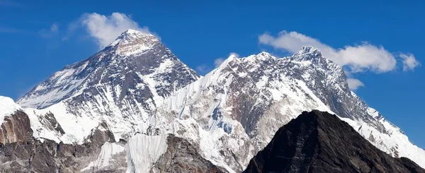 Mount Everest en Mount Lhotse Himalaya gebergte — Stockfoto