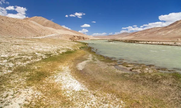 Río Panj y montañas Pamir . — Foto de Stock