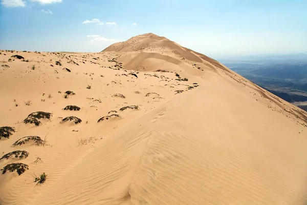 Cerro Blanco homok dűne közelében Nasca vagy Nazca város Peruban — Stock Fotó