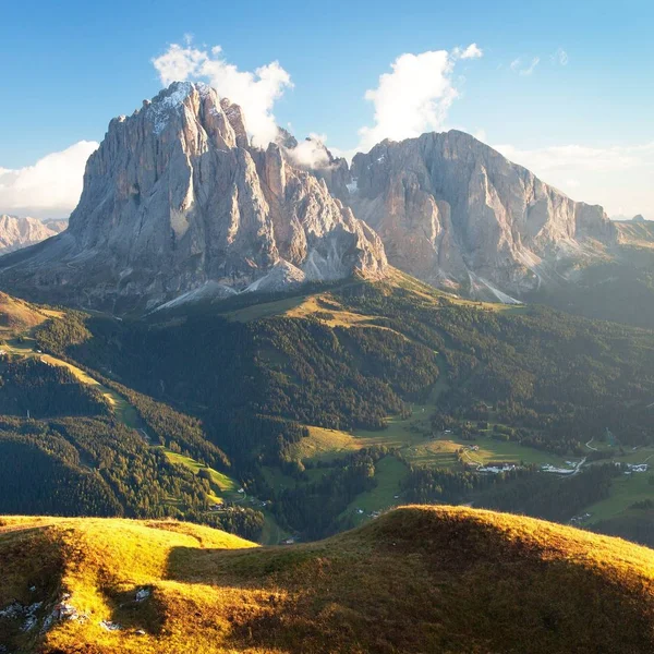 Plattkofel and Grohmannspitze Dolomites mountains — 图库照片