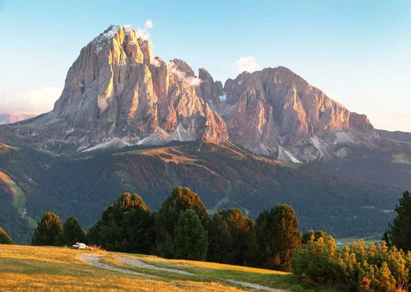 Plattkofel y Grohmannspitze Montañas Dolomitas — Foto de Stock