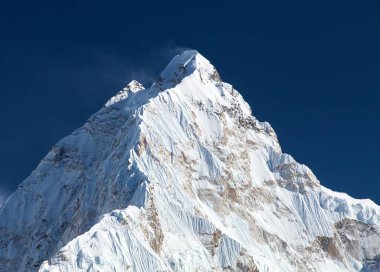 Nuptse Dağı, Everest yakınlarında güzel bir dağ, Sagarmatha Ulusal Parkı, Khumbu Vadisi, Solukhumbu, Nepal Himalayaları 