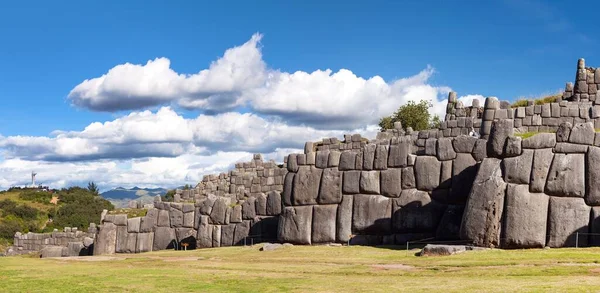 Sacsayhuaman, İnka 'nın panoramik manzarası Cusco ya da Cuzco, Peru' daki harabeleri