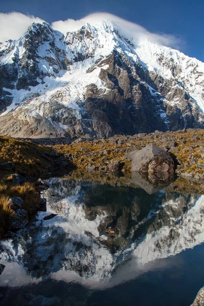 Vista Nocturna Del Monte Salkantay Reflejándose Lago Caminata Salkantay Camino — Foto de Stock