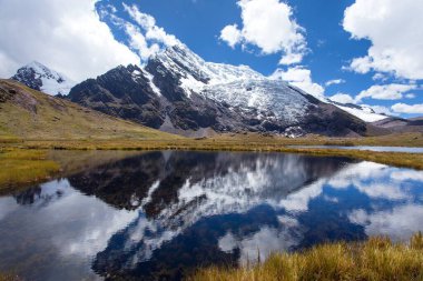 Ausangate yürüyüş yolu, göl ve buzulla dağcılık, Ausangate pisti, Cordillera Vilcanota, Cuzco bölgesi, Peru, Peru And Dağları, Güney Amerika