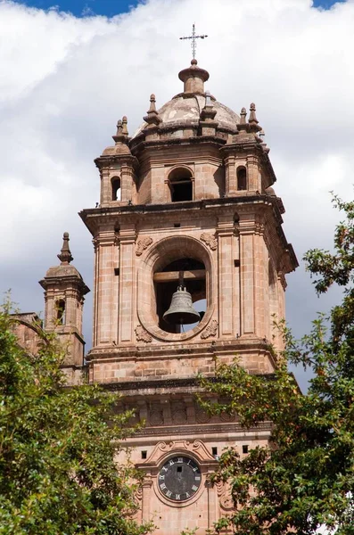 ペルーのクスコまたはクスコの町のメイン広場プラザ アルマスにカトリック大聖堂 — ストック写真