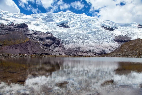 Ausangate yürüyüş yolu, göl ve buzulla dağcılık, Ausangate pisti, Cordillera Vilcanota, Cuzco bölgesi, Peru, Peru And Dağları, Güney Amerika