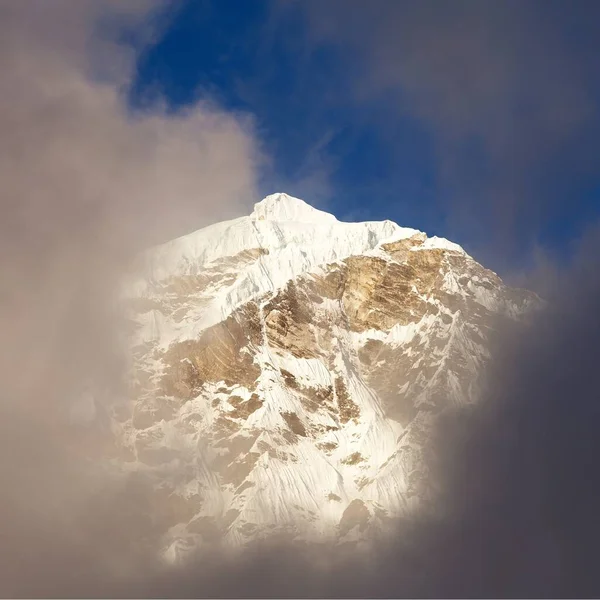 Góra Makalu Chmurami Góry Nepal Himalaje Dolina Barun Wieczorny Widok — Zdjęcie stockowe