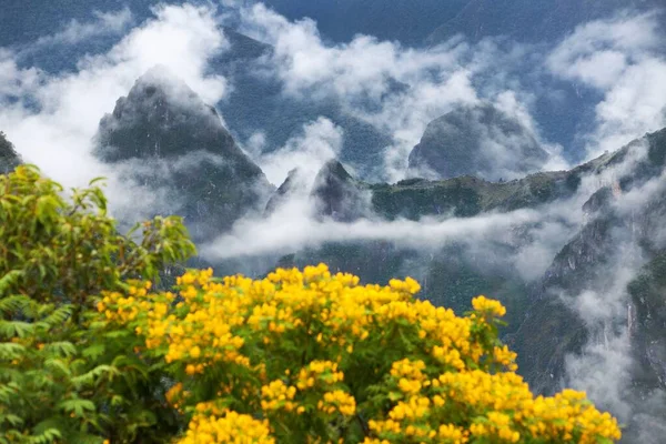 在秘鲁库斯科附近的Salkantay旅行开始时看到的Machu Picchu Inca镇 — 图库照片