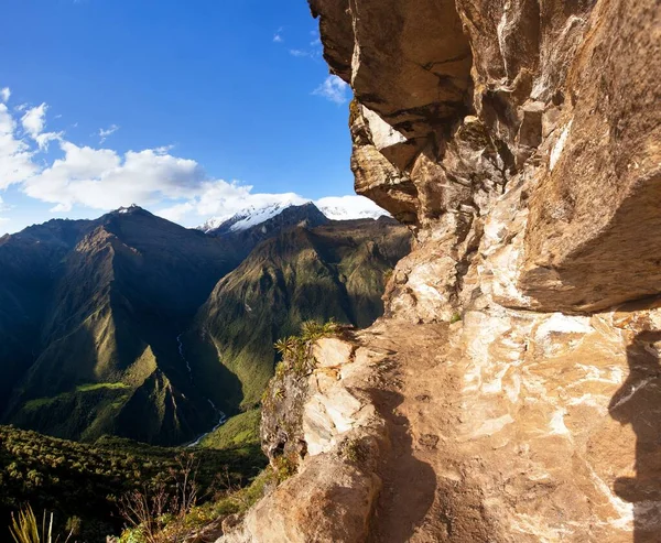 秘鲁Machu Picchu Inca Trail Cuzco或Cusco地区附近的Saksarayuq山 安第斯山脉 Choquequirao徒步路径和岩石面 — 图库照片