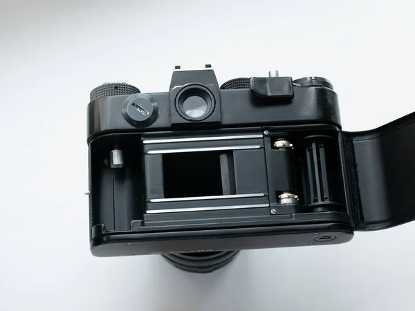 Egy régi Slr kamera, nyitott fedéllel.. — Stock Fotó