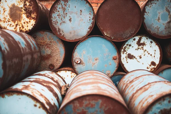 Oil Stali Rusted Lufy Czołgów Ułożone Wiersz Widoku Warehouse Front — Zdjęcie stockowe