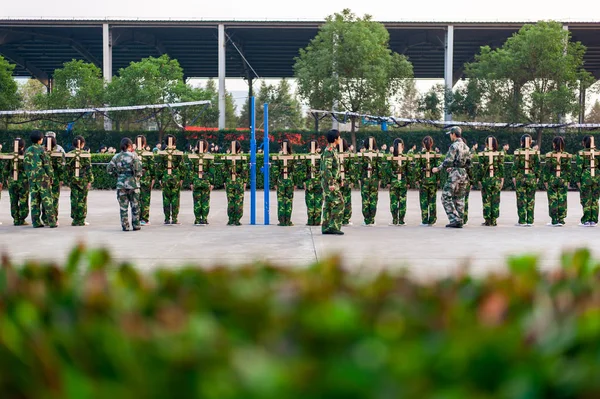 Shaoxing Kina November 2012 Kinesiska Freshmen Collegestudenter Sitter Fortfarande Militär — Stockfoto