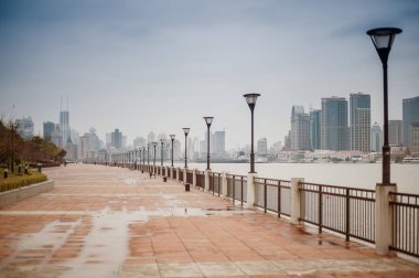 Lujiazui rıhtımının geniş açılı görüntüsü