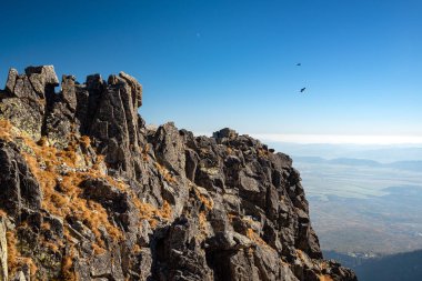 Tatra Dağları'nda sonbahar dağ manzarası