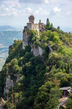 San Marino, İtalya. Mount Titano üzerinde kale Guaita.