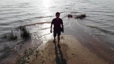 Yalnızlık adam Adası ve dünya felaket kavramı sel