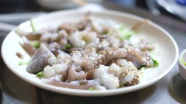 Sannakji'yi kapatın. Ahtapot dokunaçları gıda