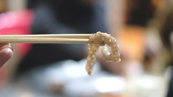 Palillos Hopsticks Tong Pulpo Tentáculo Famosa Comida Coreana — Vídeos de Stock