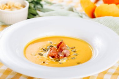 Kabak portakal kremalı çorba yemek Closeup yan görünüm