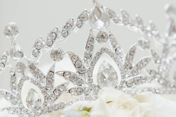 Stylish Jewelry Diadem with Brilliant Diamond