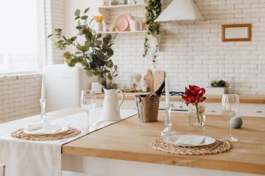 Evde Provence İç Beyaz Rahat Mutfak Masası