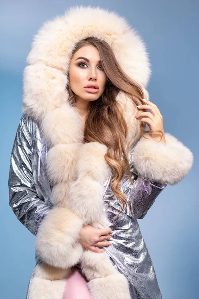 Beautiful Woman Makeup Warm Shiny Silver Coat Fur Posing Blue — Stock Photo, Image