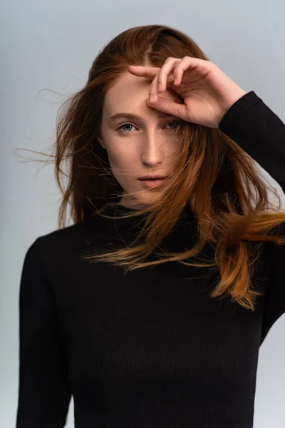 Beautiful Ginger Woman Dark Sweater Looking Camera Posing Grey Studio — Stock Photo, Image